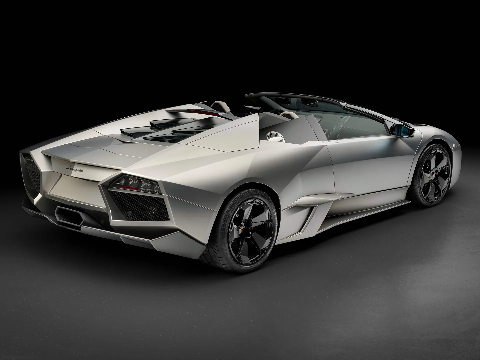 Lamborghini Reventon Roadster (2010) – zadní tříčtvrteční pohled