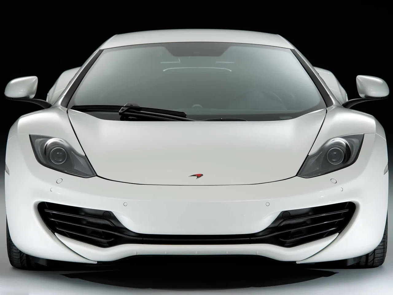 McLaren MP4-12C (2011) – zepředu