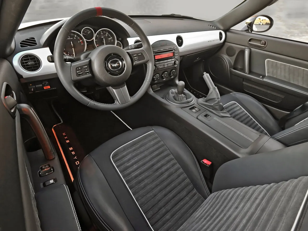 Mazda MX-5 Spyder Concept (2011) – interiér