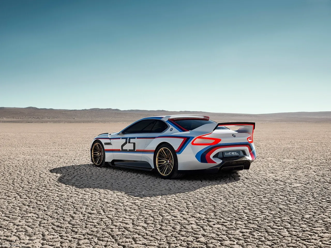 BMW 3.0 CSL Hommage R Concept (2015) – zadní tříčtvrteční pohled