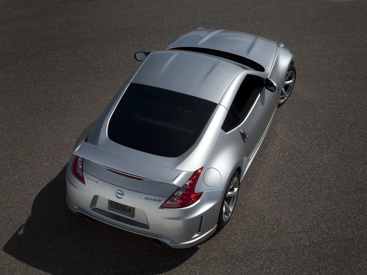 Nismo Nissan 370Z (2009) – zadní tříčtvrteční pohled