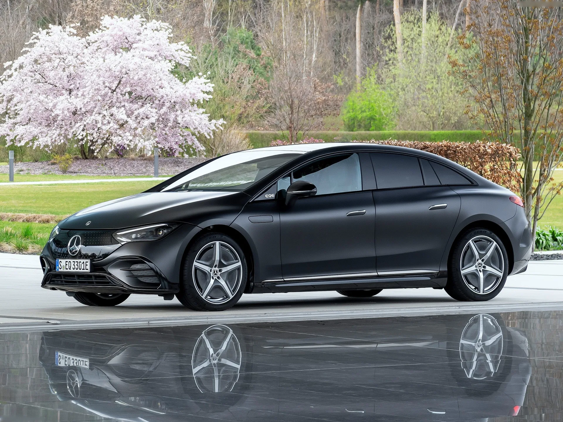 Mercedes-Benz EQE (2023)
