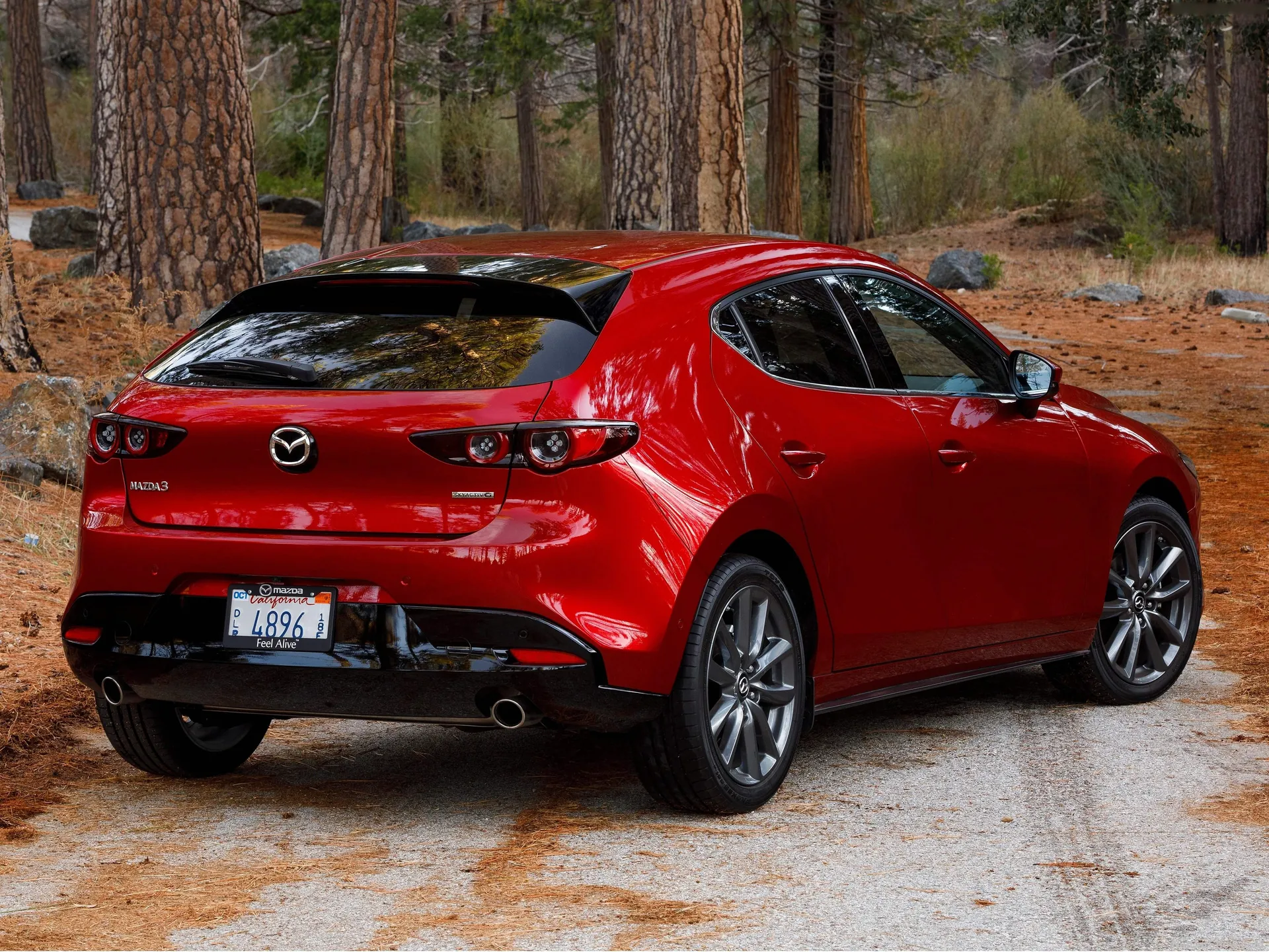 Mazda 3 (2019) – zadní tříčtvrteční pohled