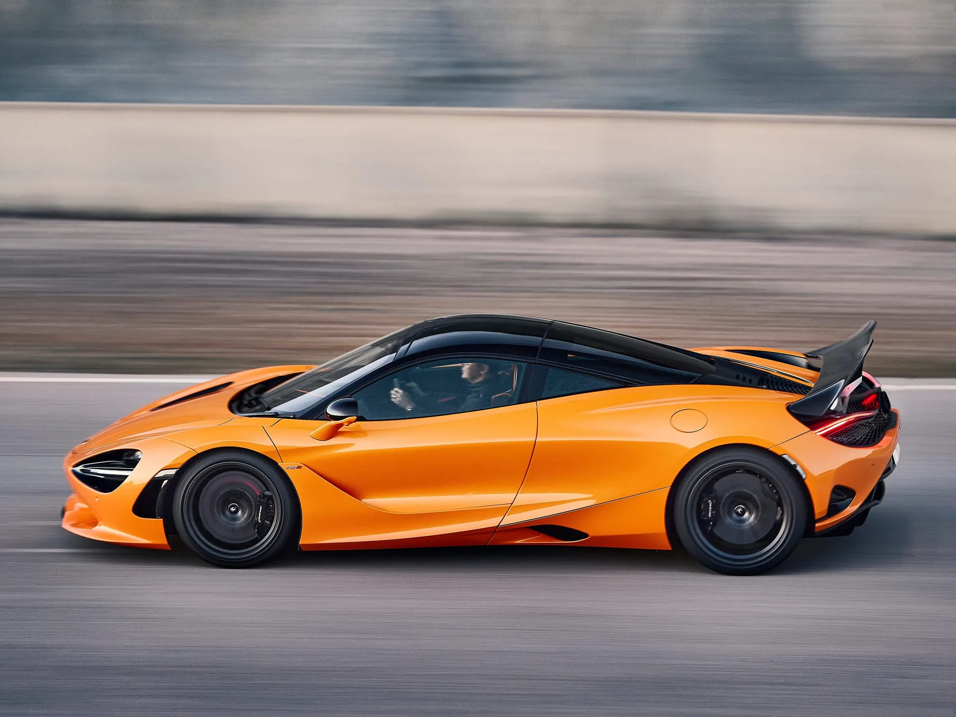 McLaren 750S (2024) – boční profil