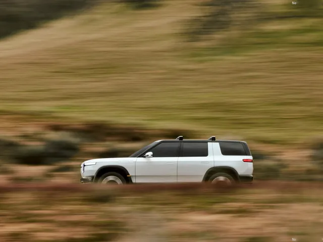 Rivian R2 (2027)
