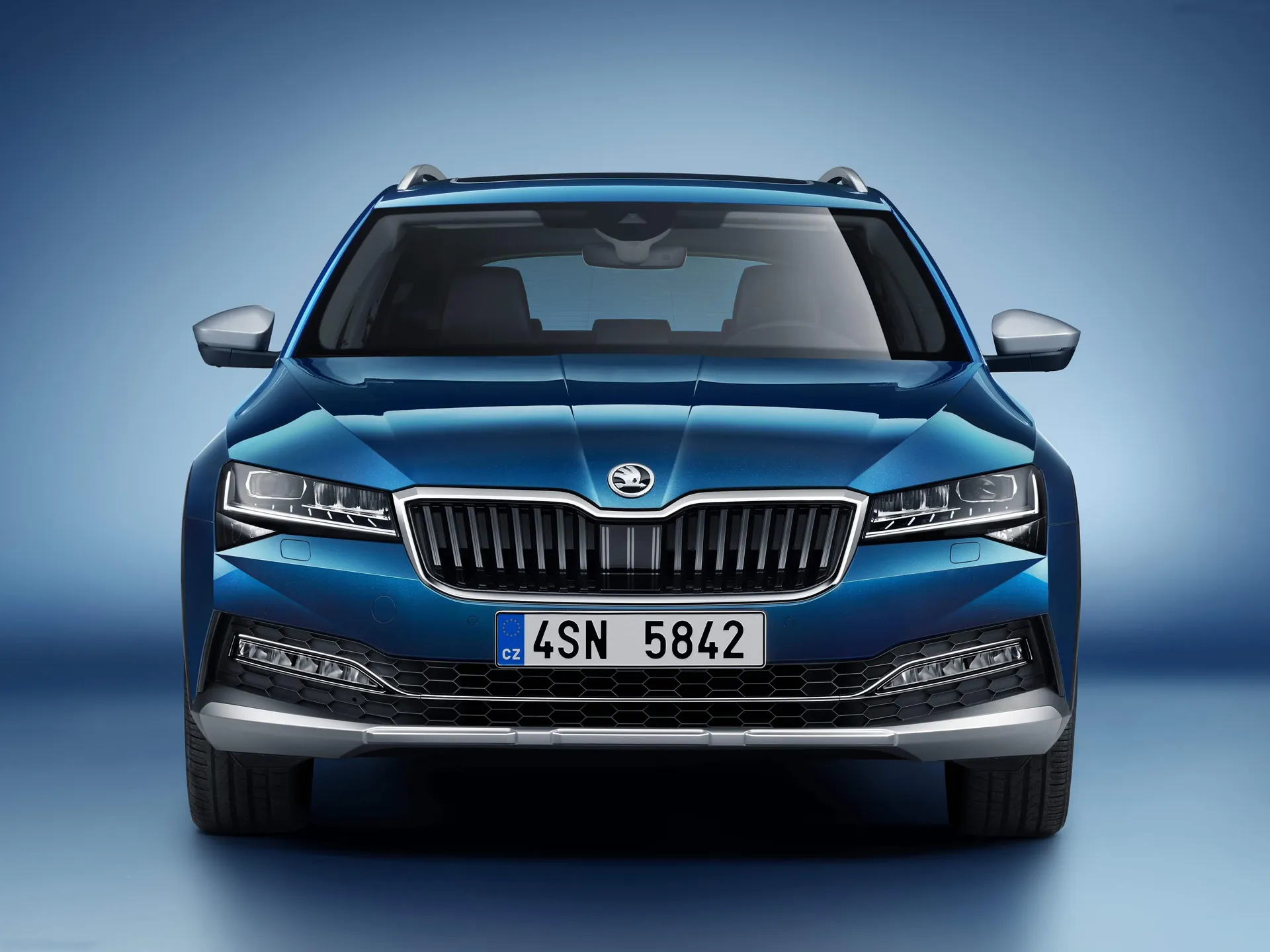Skoda Superb Scout (2020) – zepředu