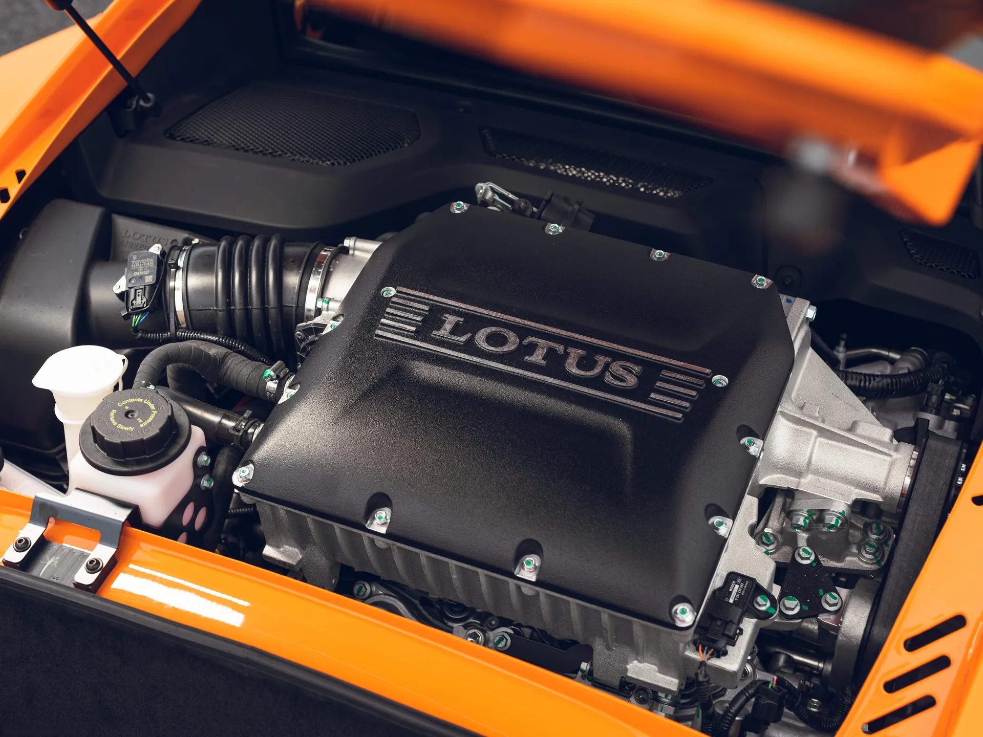 Lotus Exige Sport 390 Final Edition (2021) – motorový prostor