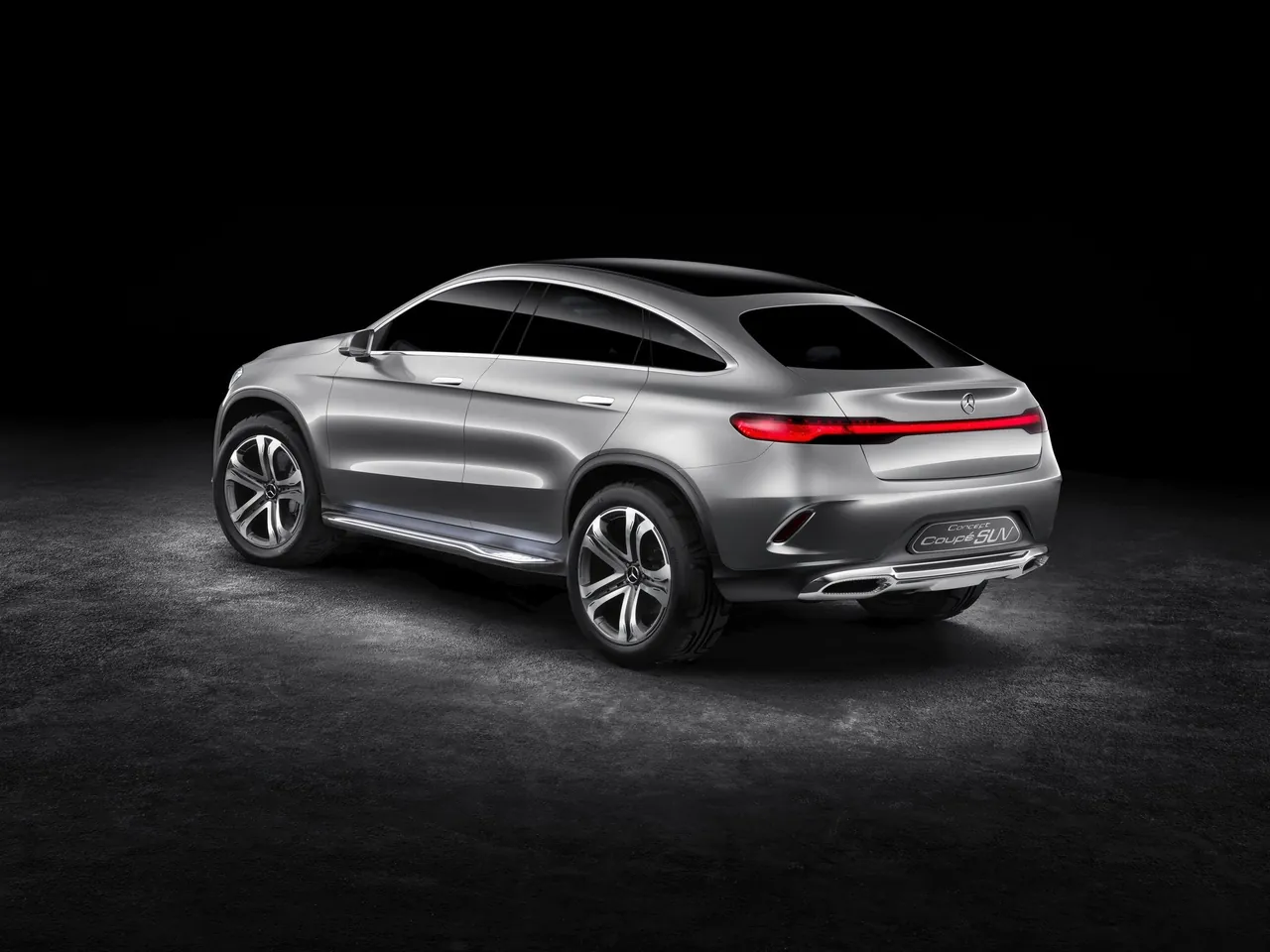 Mercedes-Benz Coupe SUV Concept (2014) – zadní tříčtvrteční pohled