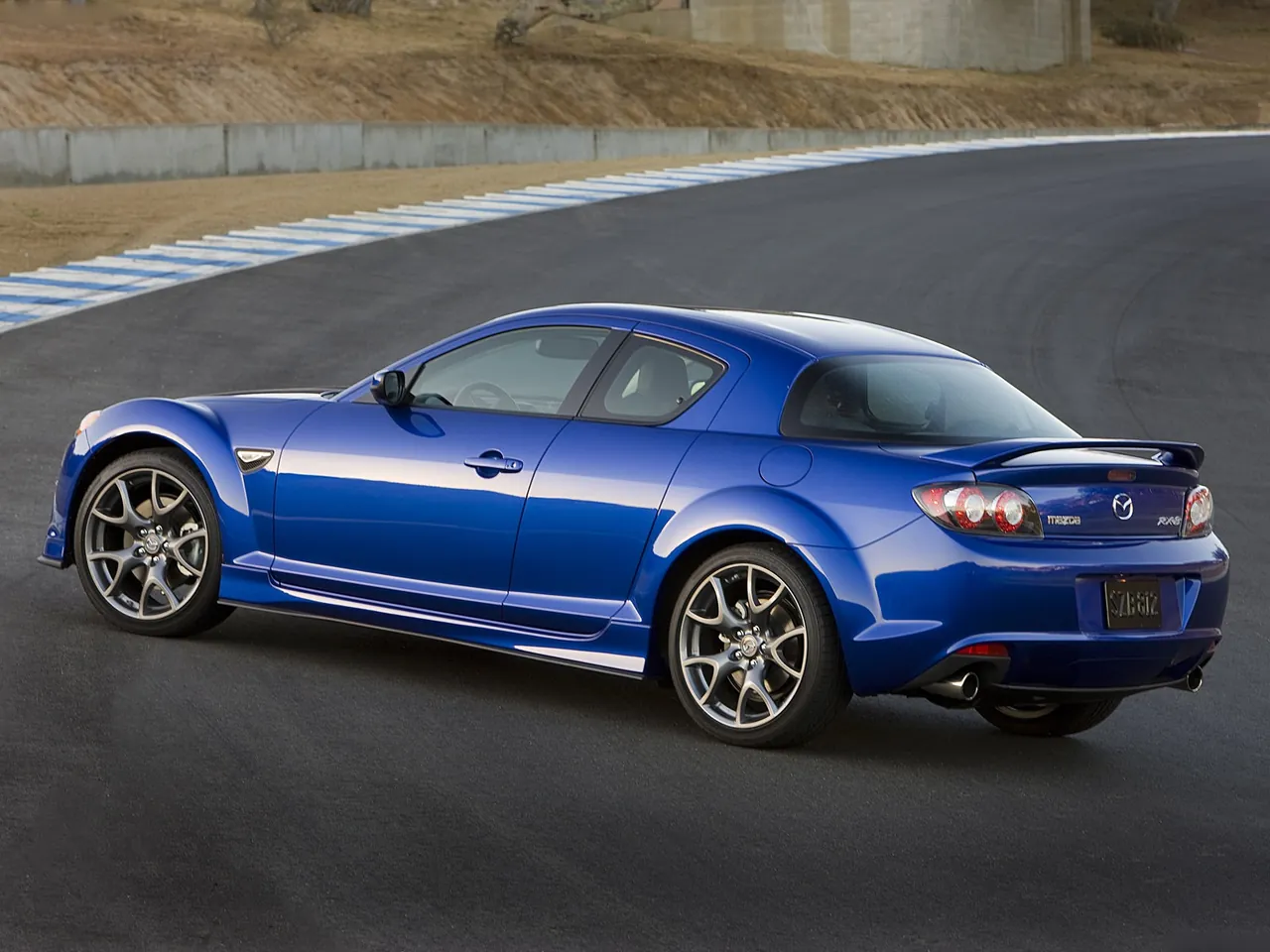 Mazda RX-8 (2009) – zadní tříčtvrteční pohled