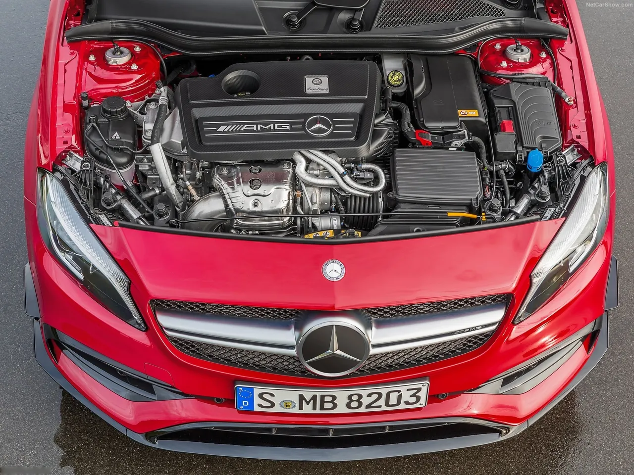 Mercedes-Benz A45 AMG 4Matic (2016) - Engine Bay