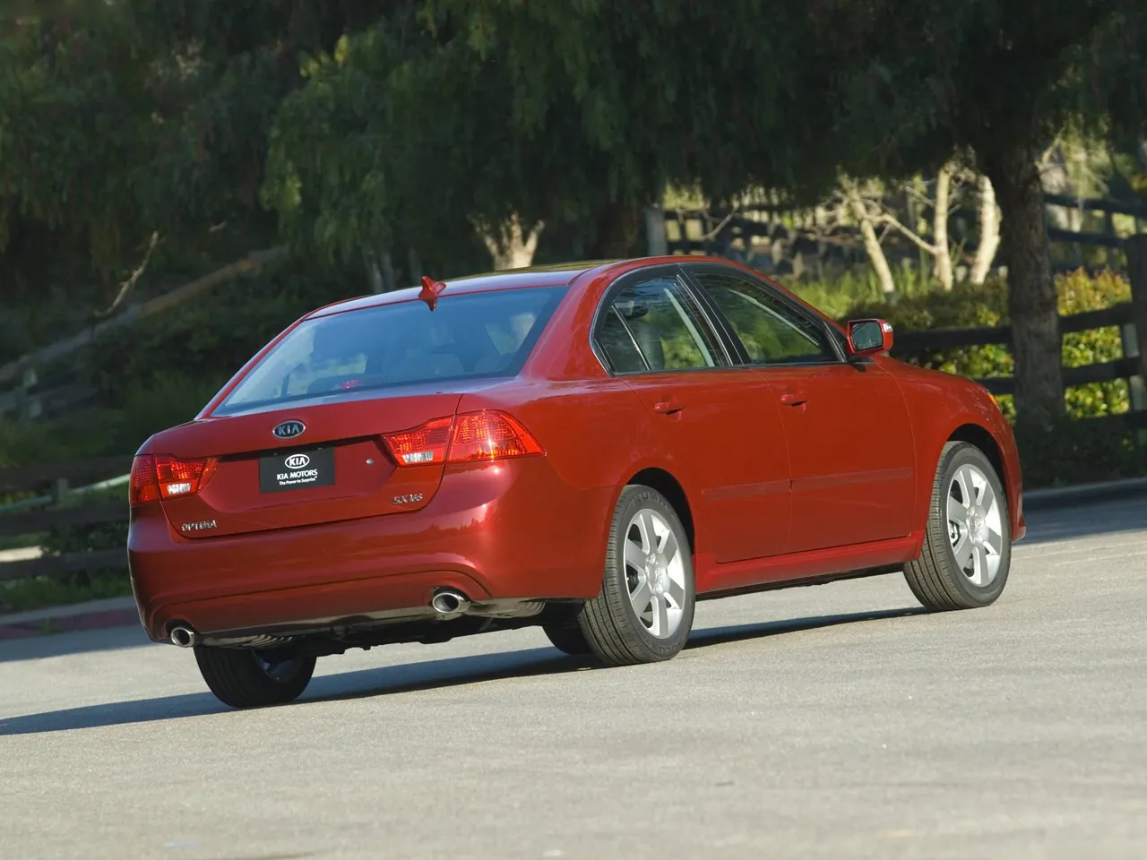 Kia Optima (2009) – zadní tříčtvrteční pohled