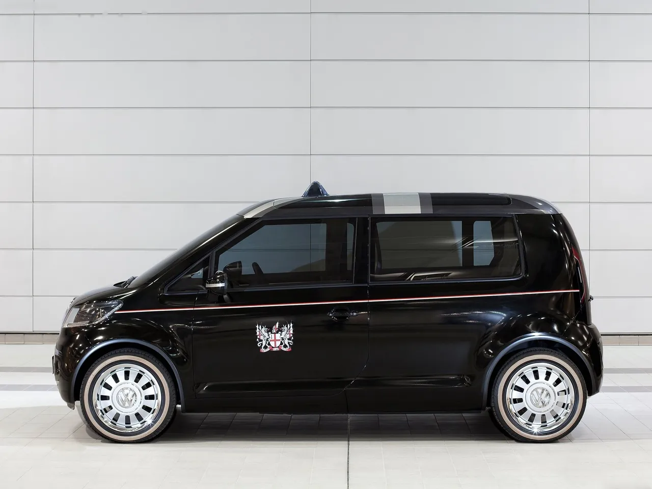 Volkswagen London Taxi Concept (2010) - Side Profile