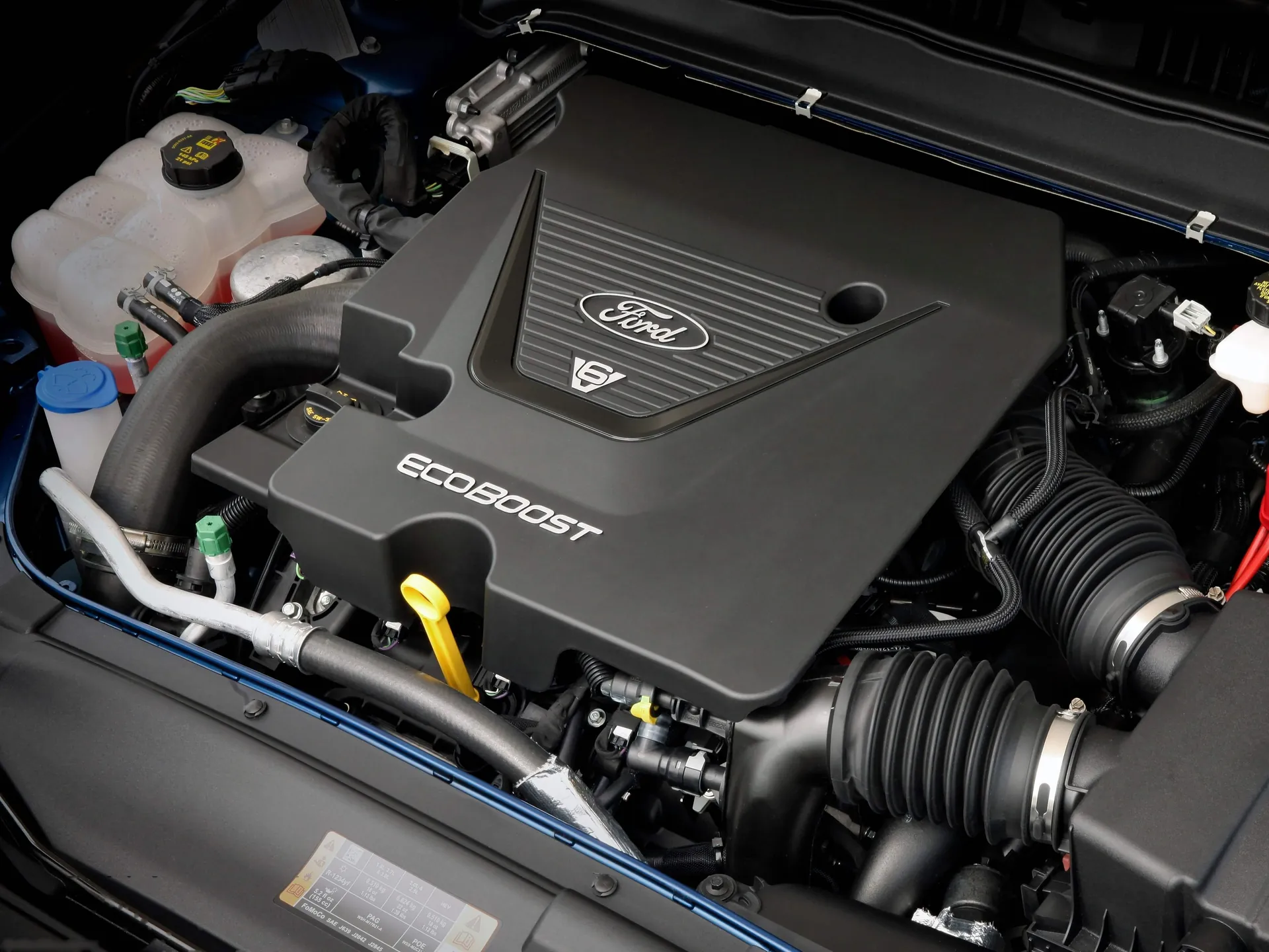 Ford Fusion V6 Sport (2017) – motorový prostor