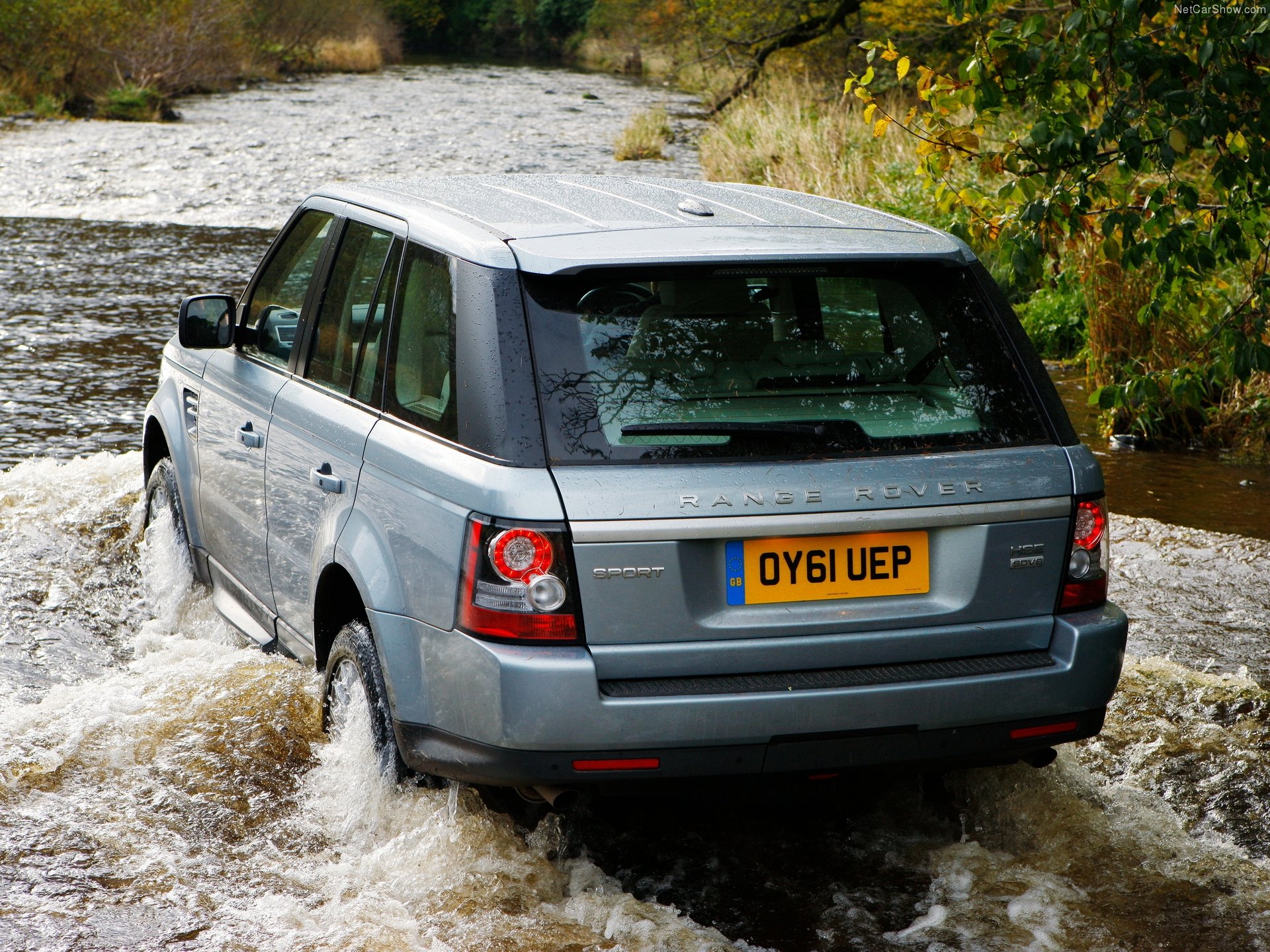Land Rover Range Rover Sport (2012) - Rear Three-Quarter