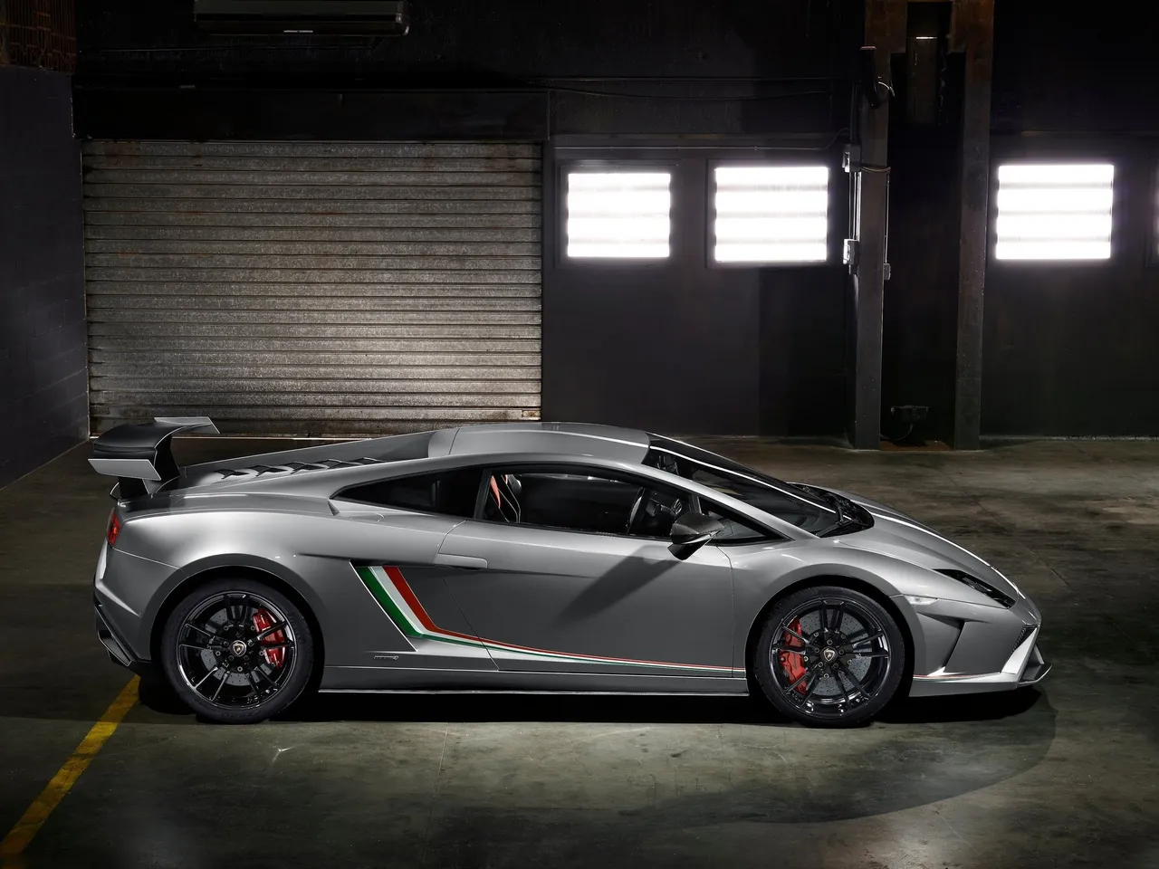 Lamborghini Gallardo LP570-4 Squadra Corse (2014) – boční profil