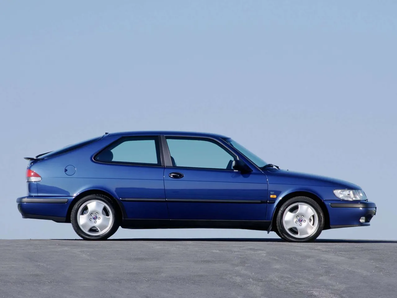Saab 9-3 Coupe (1999) – boční profil