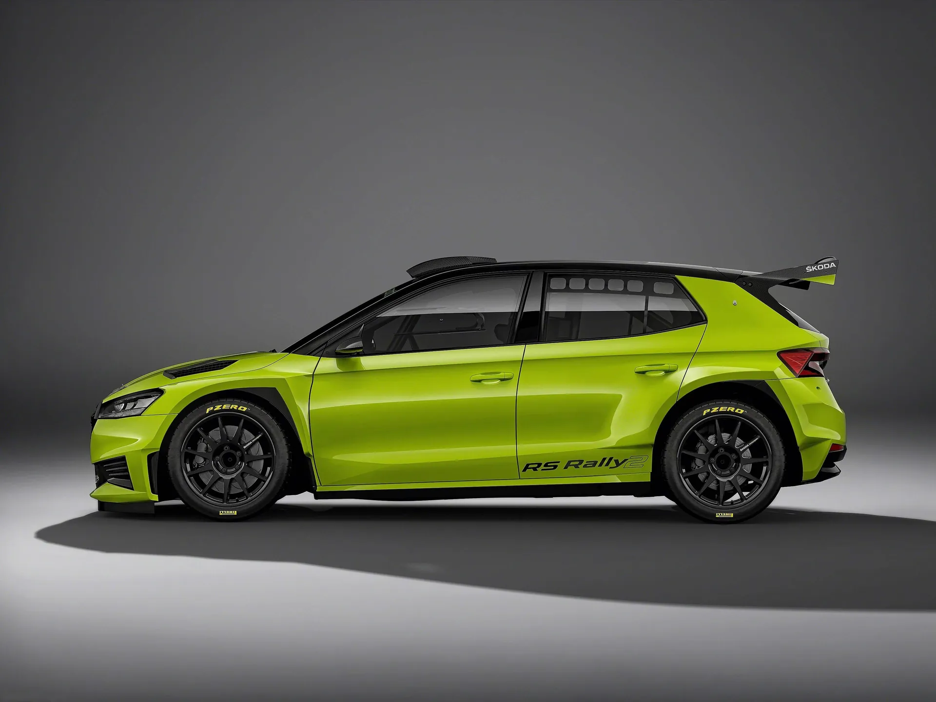 Skoda Fabia RS Rally2 (2023) – boční profil