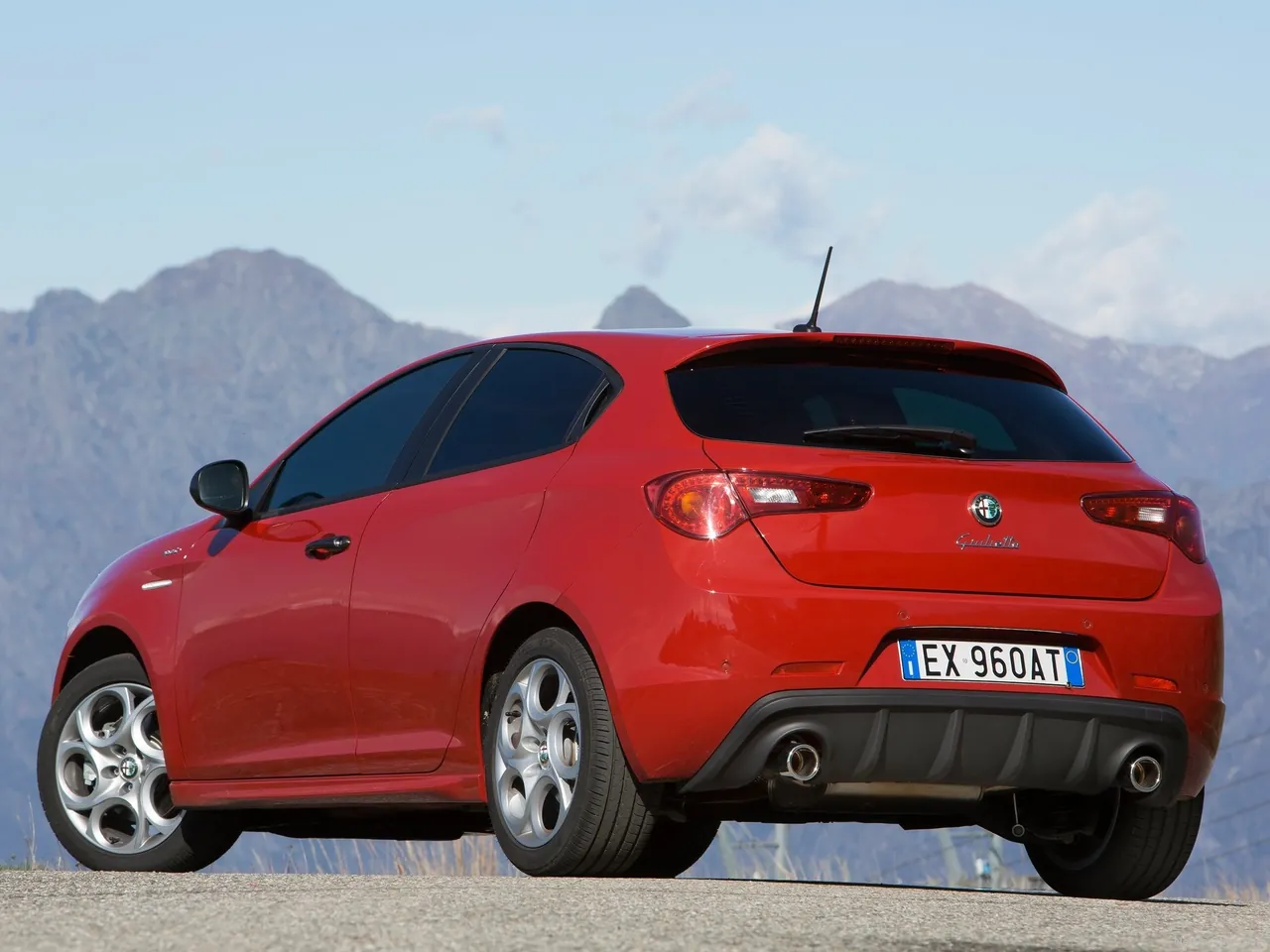 Alfa Romeo Giulietta Sprint (2015) – zadní tříčtvrteční pohled