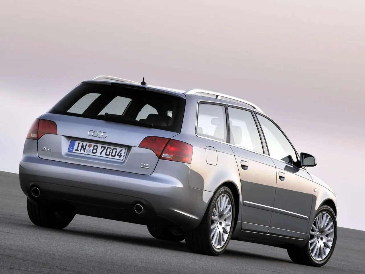 Audi A4 Avant 3.2 quattro (2005) – zadní tříčtvrteční pohled