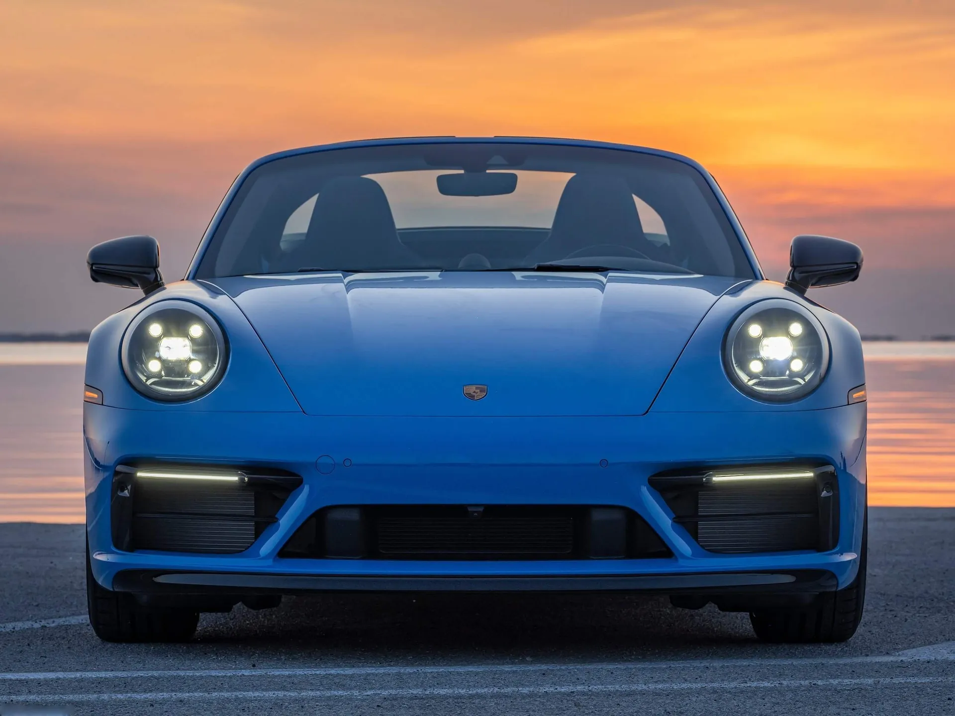 Porsche 911 Targa 4 GTS (2022) - Front