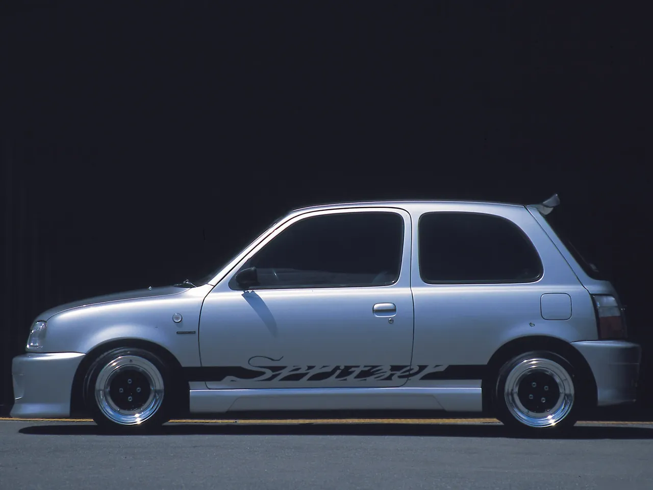 Wald Nissan March (1999) – boční profil
