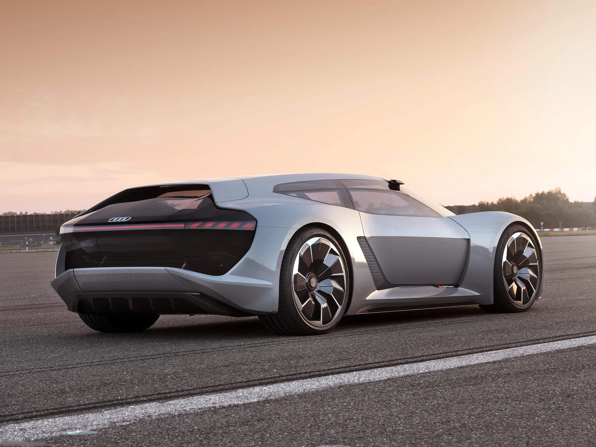 Audi PB18 e-tron Concept (2018) – zadní tříčtvrteční pohled