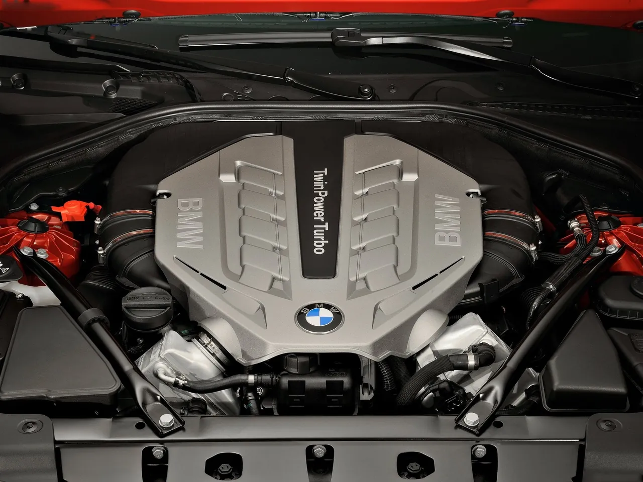 BMW 6-Series Coupe (2012) - Engine Bay