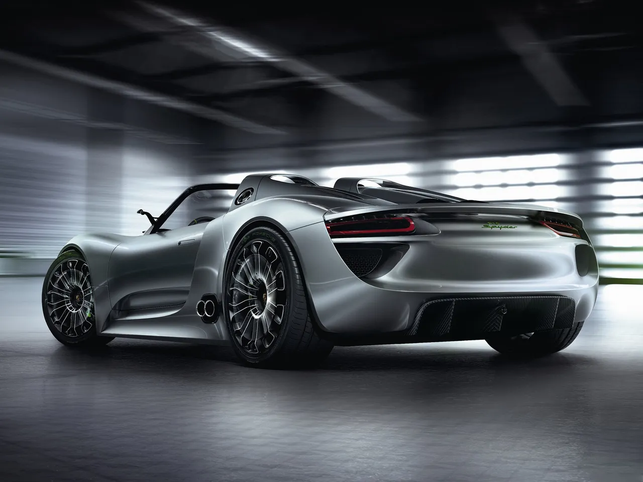 Porsche 918 Spyder Concept (2010) – zadní tříčtvrteční pohled