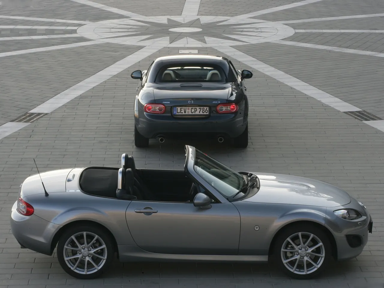 Mazda MX-5 (2009) – boční profil