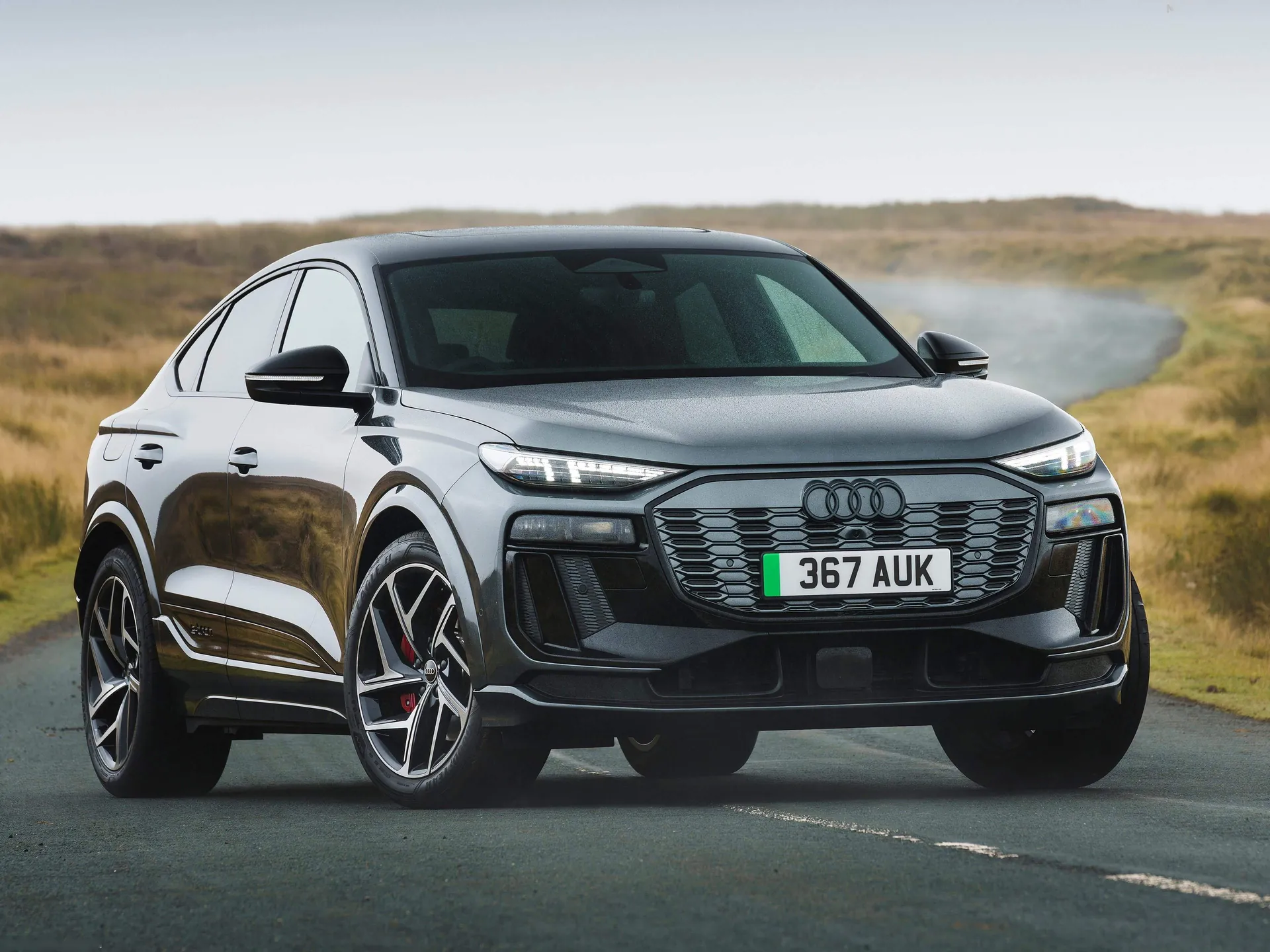 Audi SQ6 Sportback e-tron [UK] (2025)