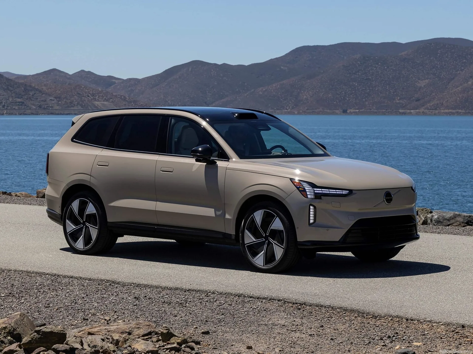 Volvo EX90 (2024)