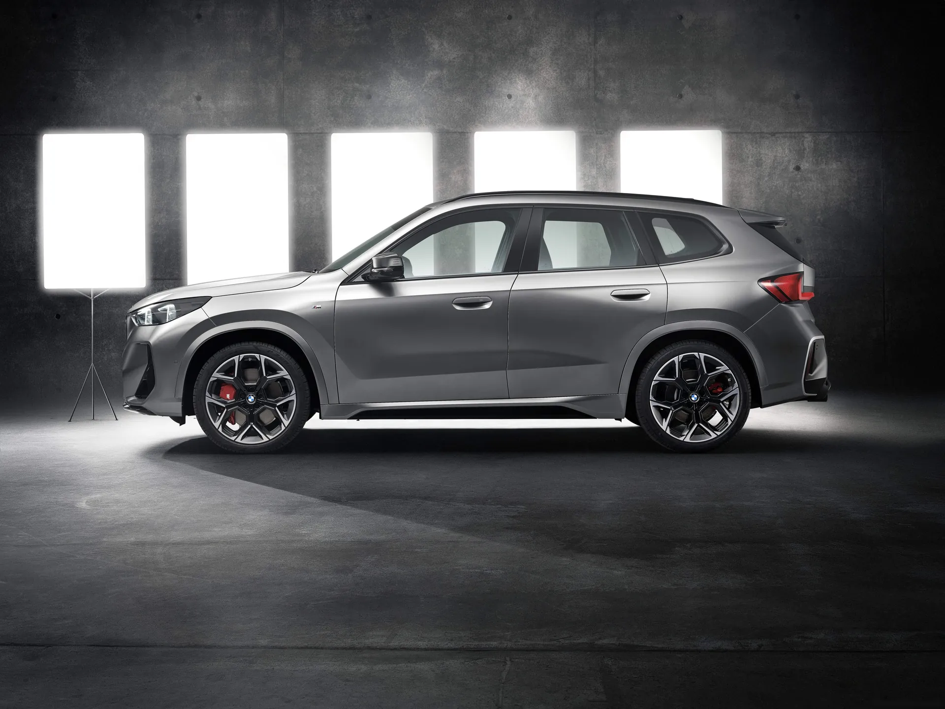 BMW X1 M35i (2024) – boční profil