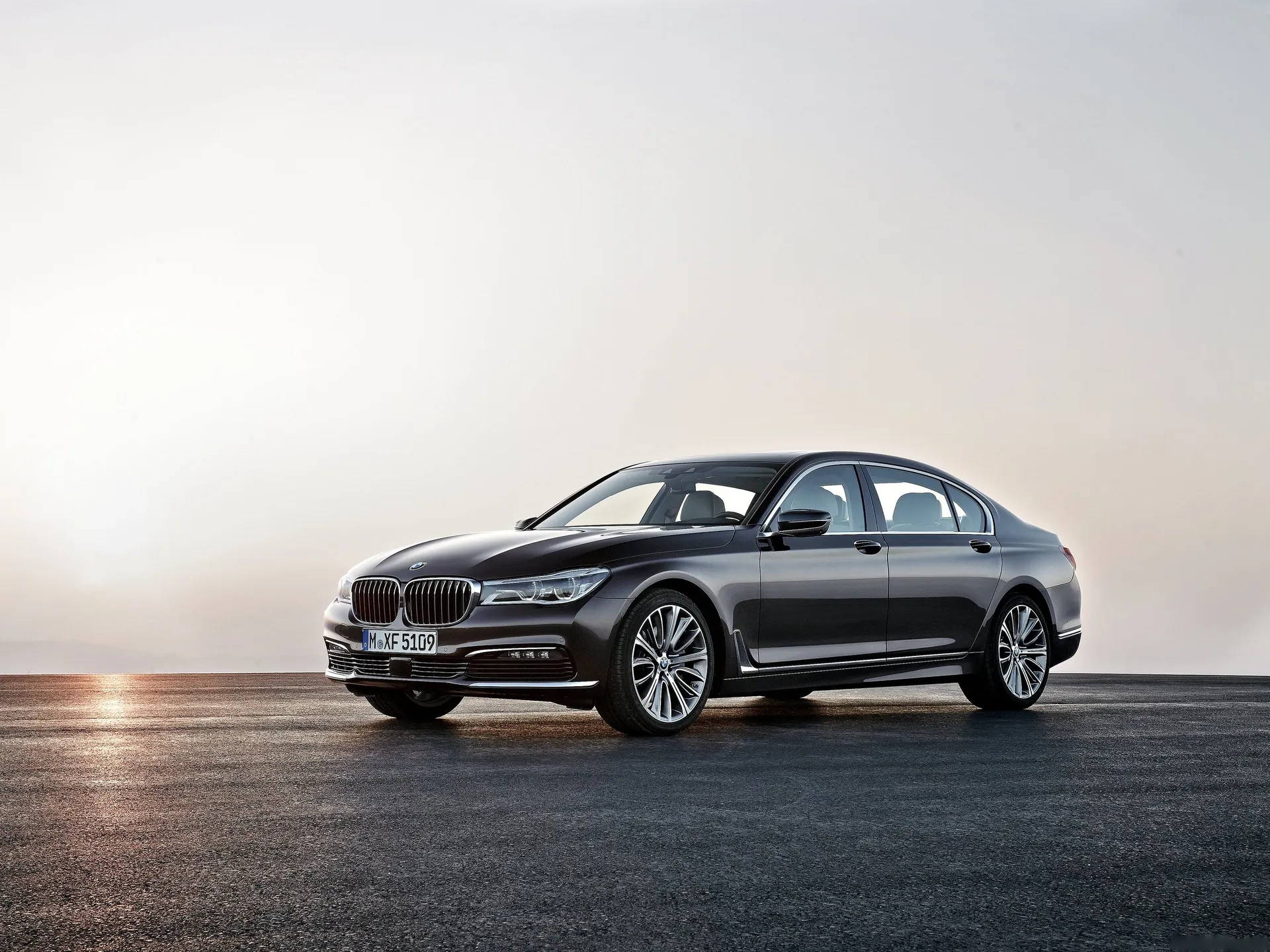 BMW 7-Series (2016)