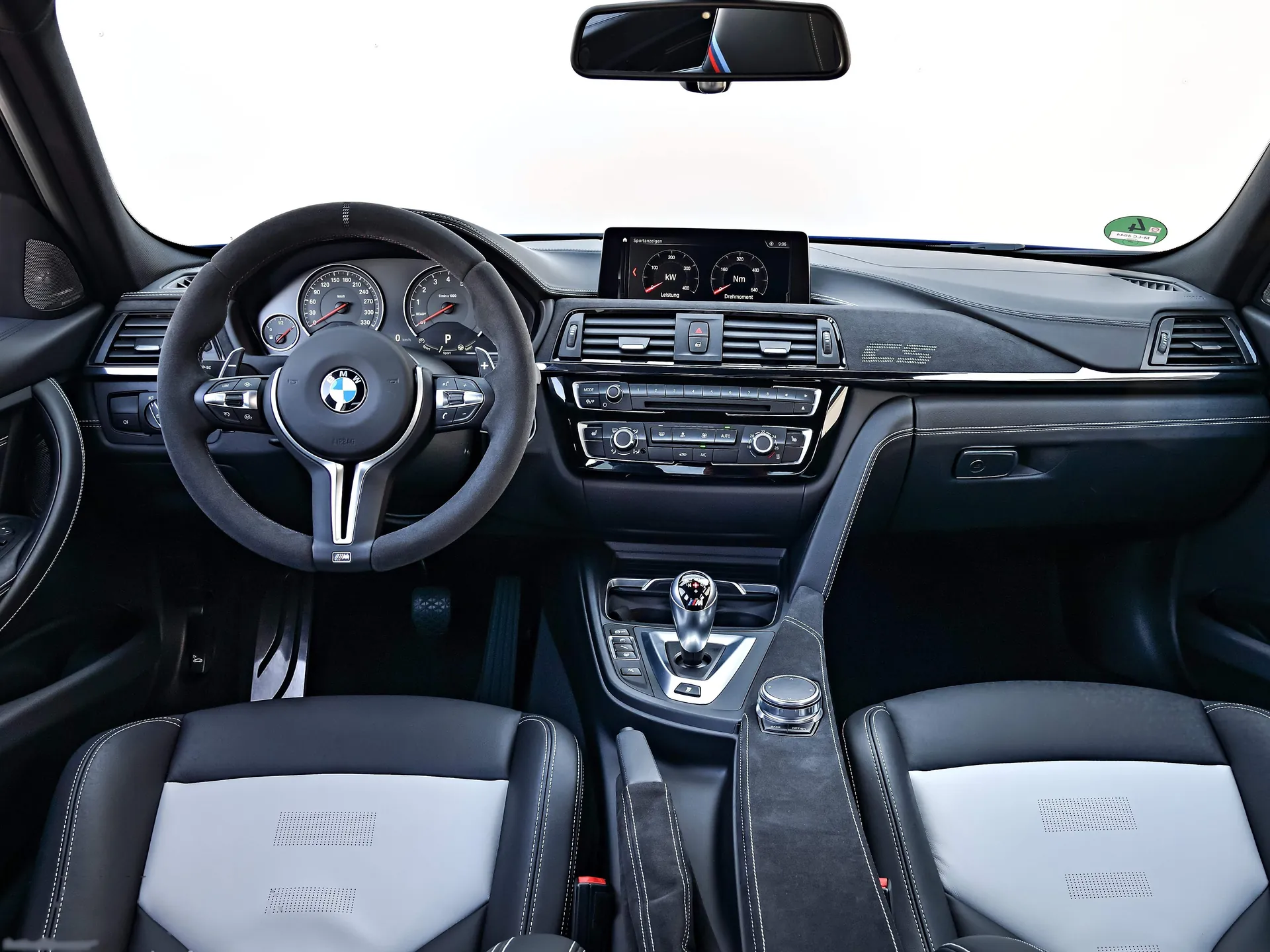 BMW M3 CS (2018) – interiér