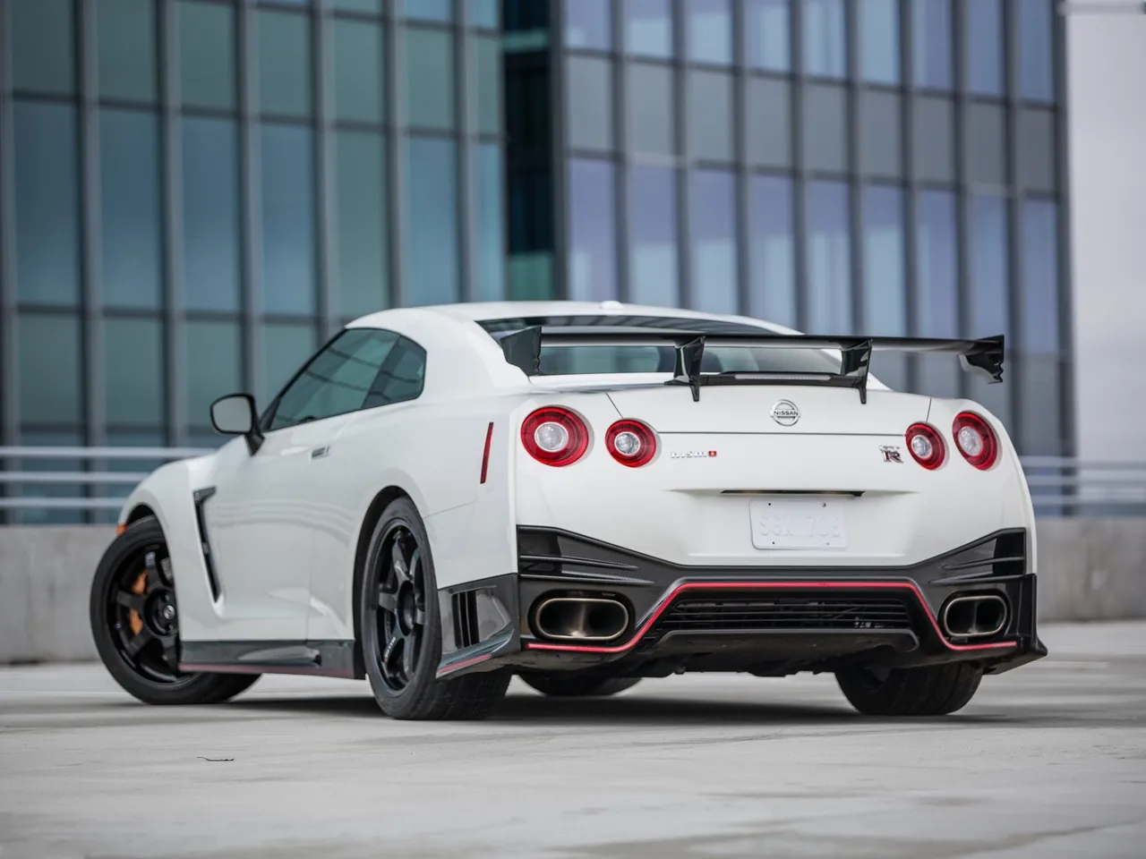 Nissan GT-R Nismo (2015) - Rear Three-Quarter