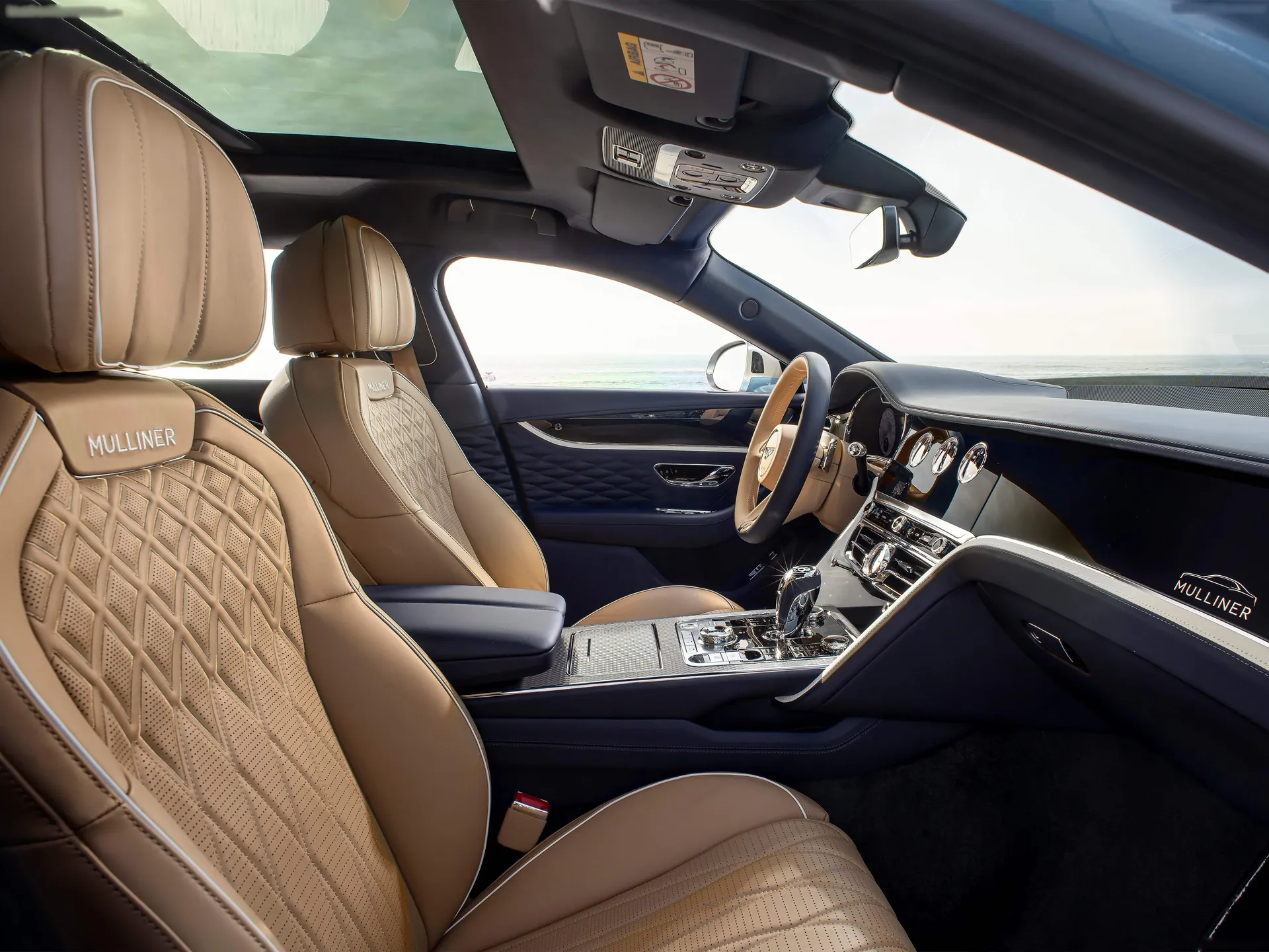 Bentley Flying Spur Mulliner (2022) – interiér