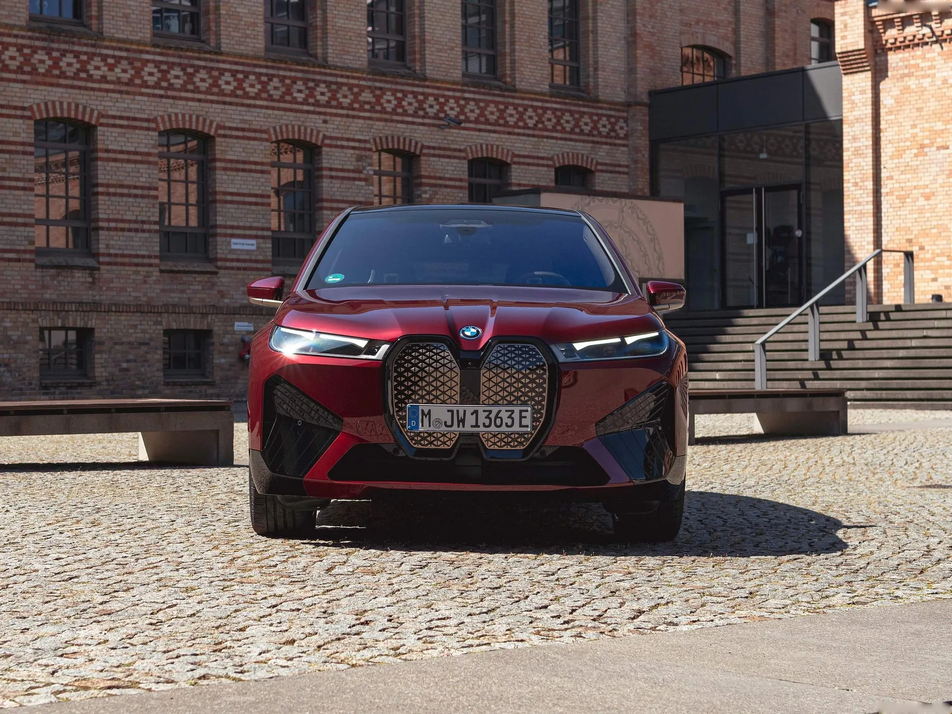 BMW iX M60 (2022) – zepředu