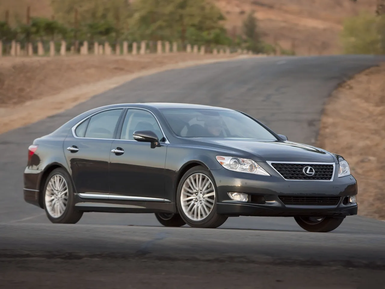 Lexus LS 460 Sport (2010)