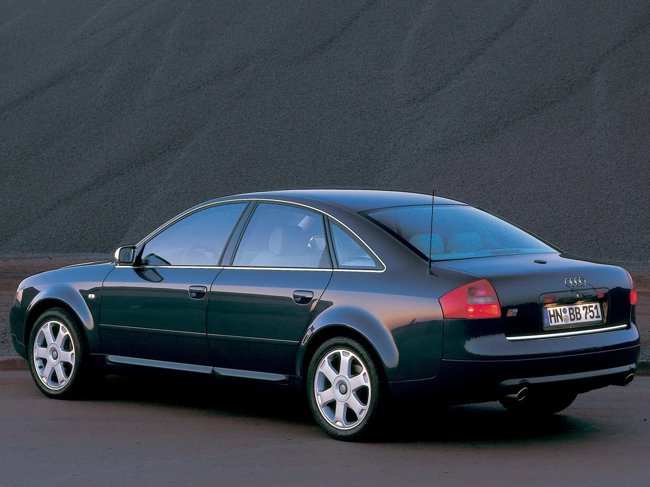 Audi S6 (1999)
