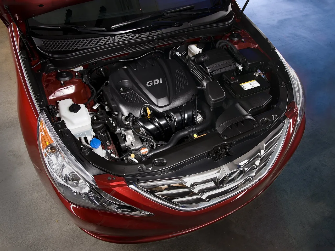 Hyundai Sonata (2011) – motorový prostor