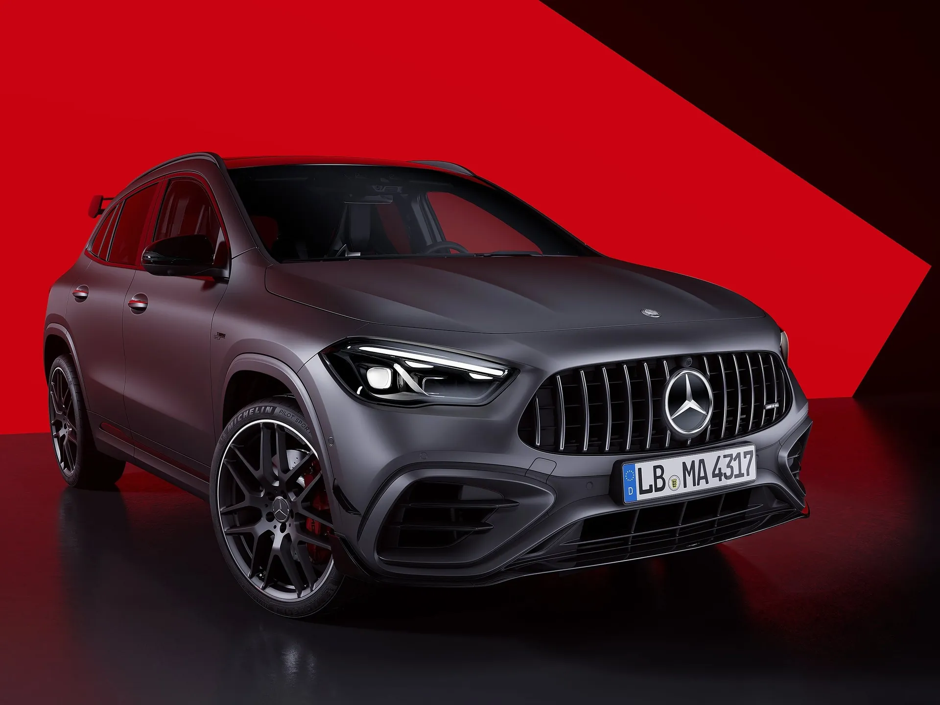 Mercedes-Benz GLA45 S AMG (2024)