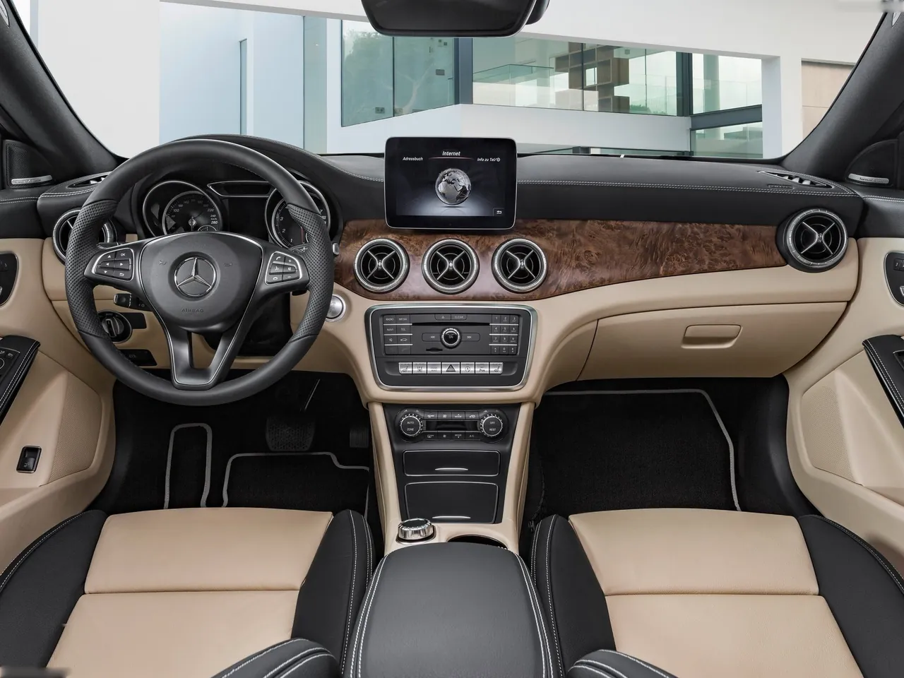 Mercedes-Benz CLA Shooting Brake (2017) – interiér