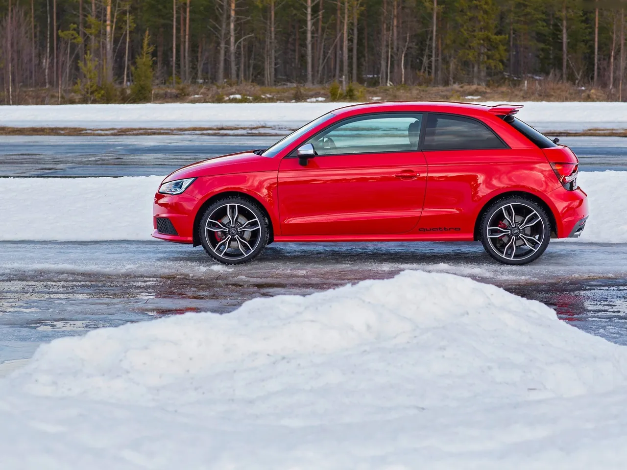 Audi S1 (2015) – boční profil