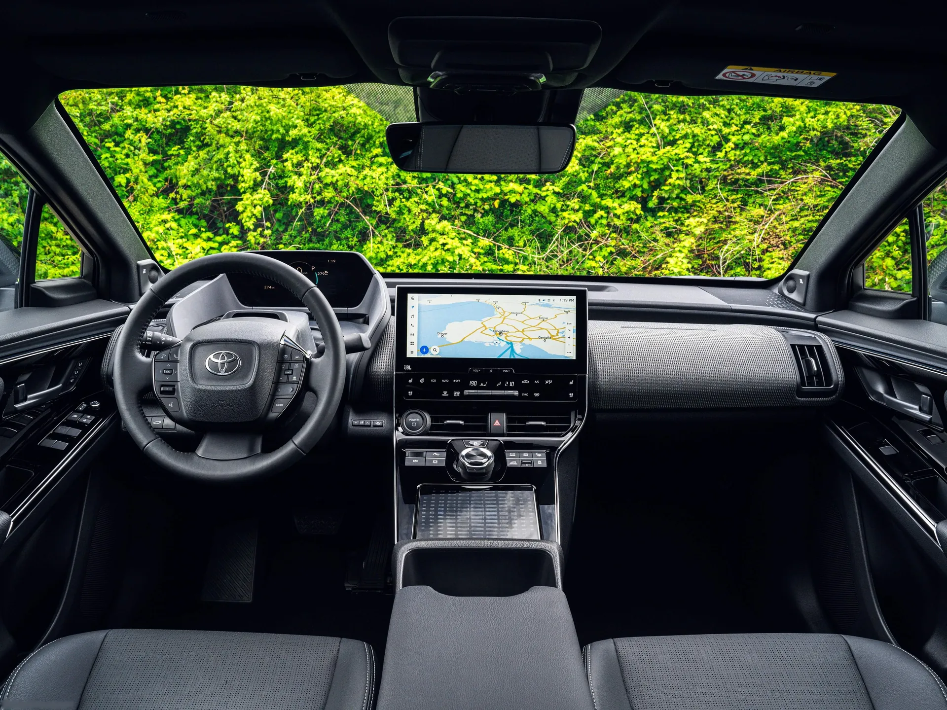 Toyota bZ4X [EU] (2023) - Interior