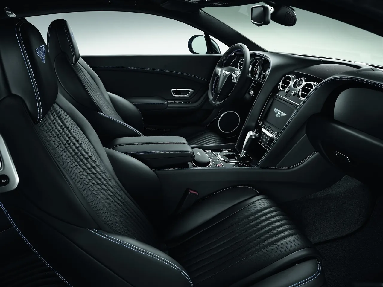 Bentley Continental GT V8 S (2016) – interiér