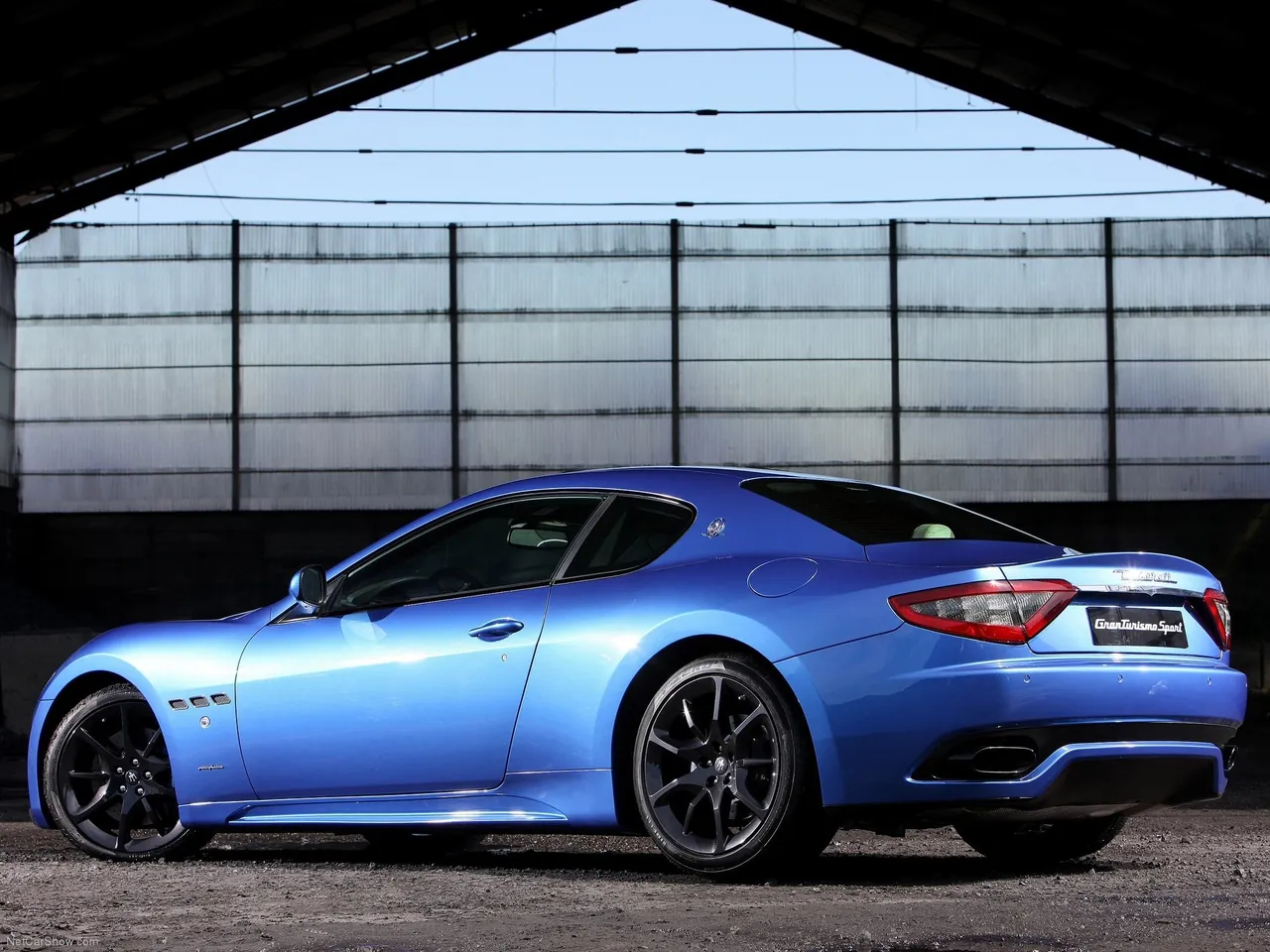 Maserati GranTurismo Sport (2013) – zadní tříčtvrteční pohled