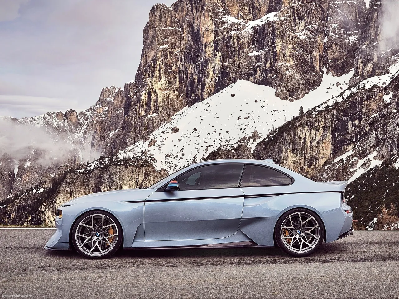 BMW 2002 Hommage Concept (2016) – boční profil