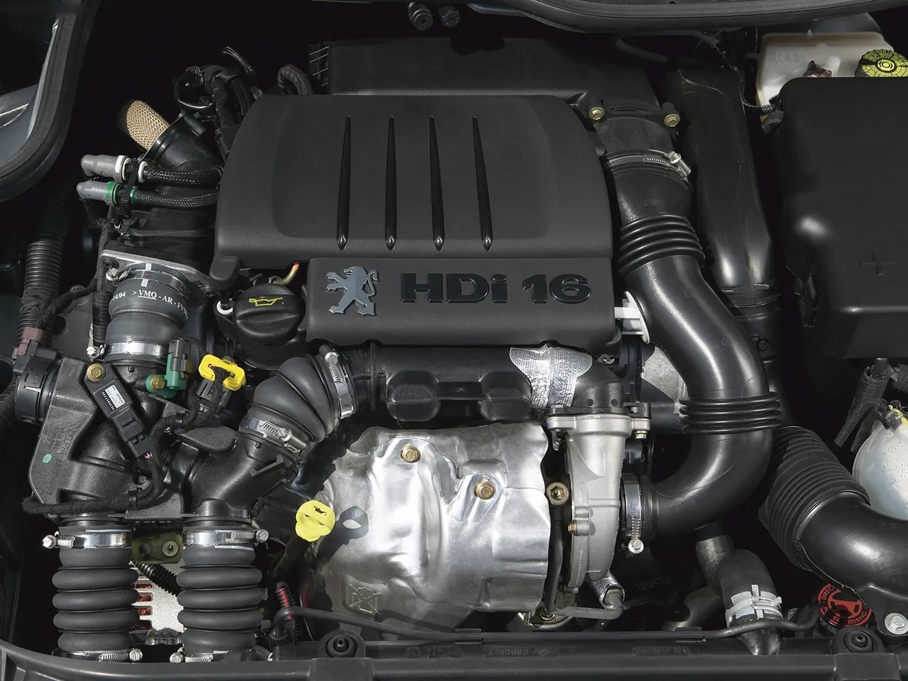 Peugeot 206 SW HDi (2004) – motorový prostor