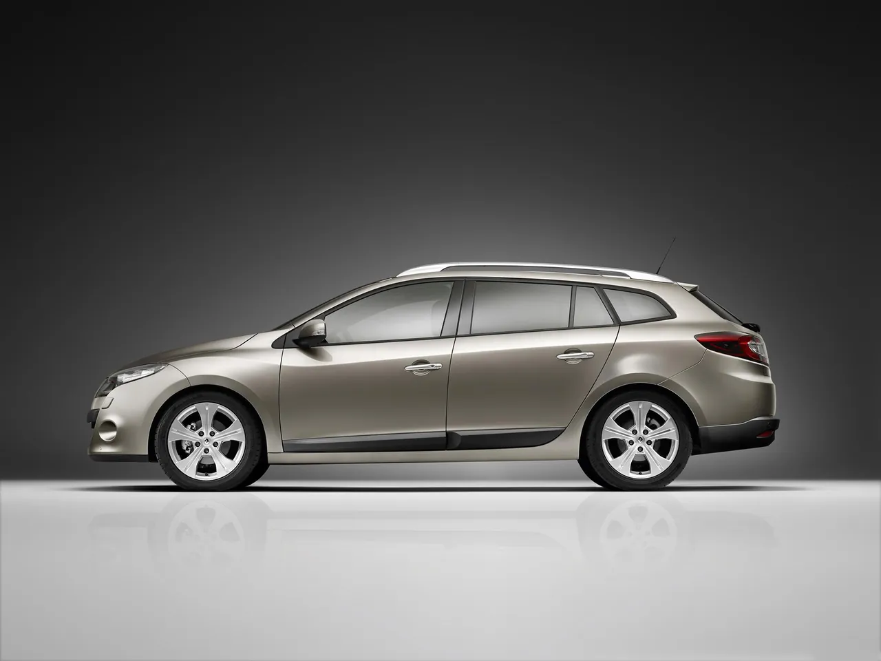 Renault Megane Estate (2010) – boční profil