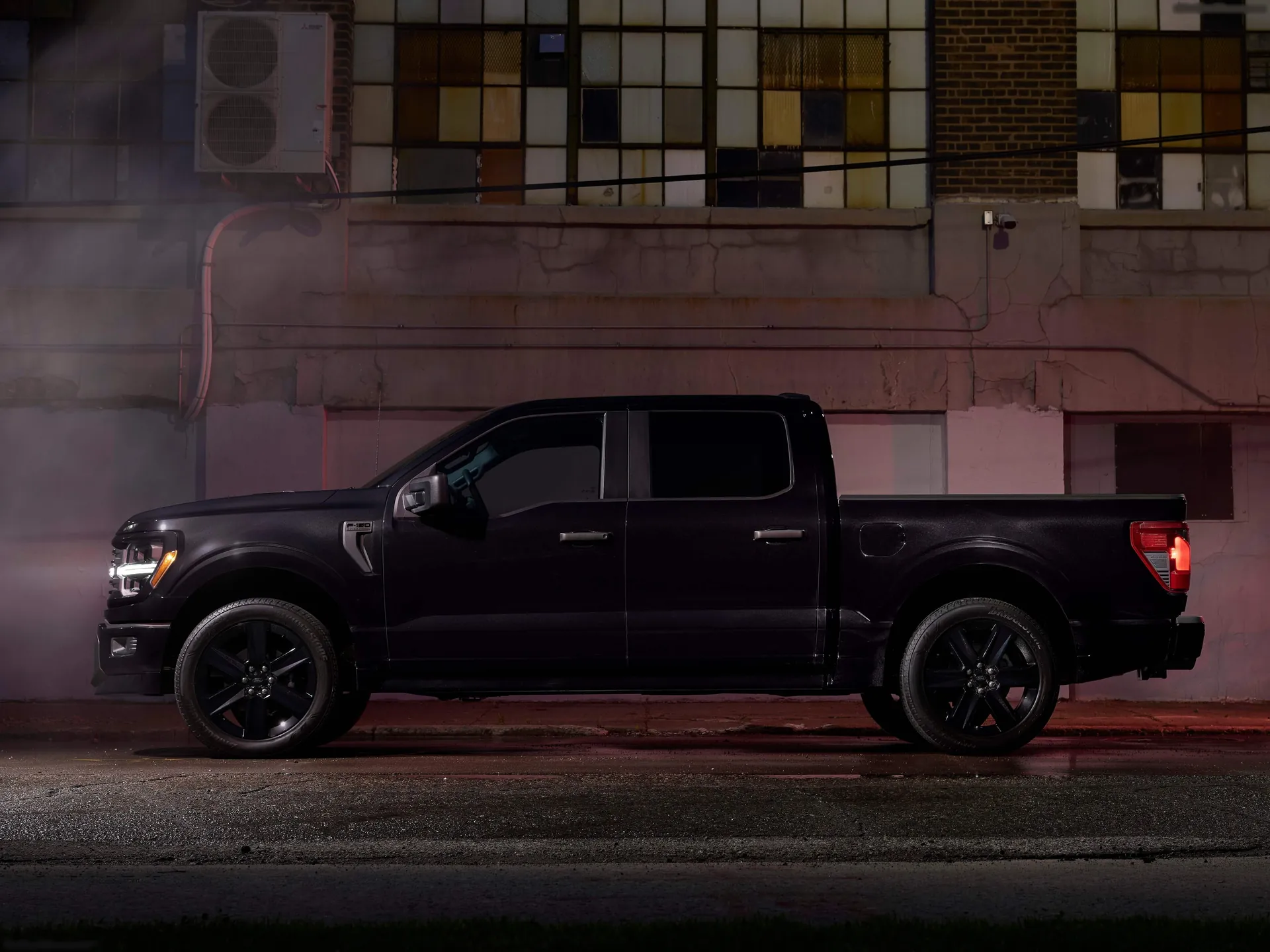 Ford F-150 Lobo (2025) – boční profil